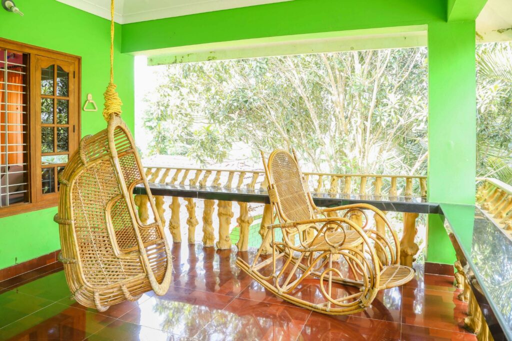 Rooms & Cottages 15 Balcony of Wayand Lakeshore resorts family villa